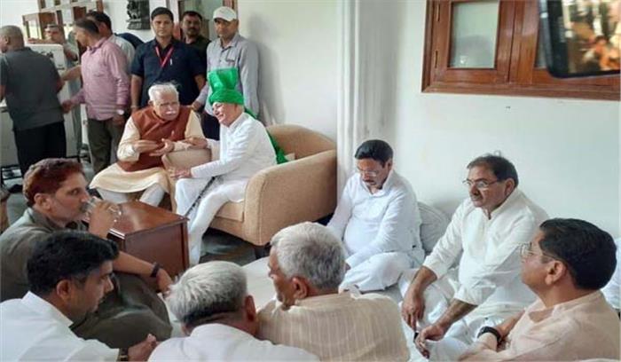 तेजा खेड़ा फार्म हाउस पहुंचकर खट्टर ने चौटाला की धर्मपत्नी के निधन पर जताया शोक