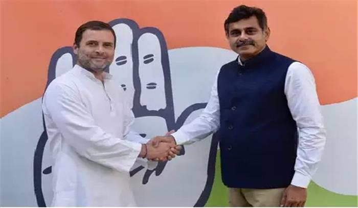 तेलंगाना के सांसद रेड्डी कांग्रेस में शामिल, राहुल गांधी से की मुलाकात तेलंगाना के सांसद रेड्डी कांग्रेस में शामिल, राहुल गांधी से की मुलाकात