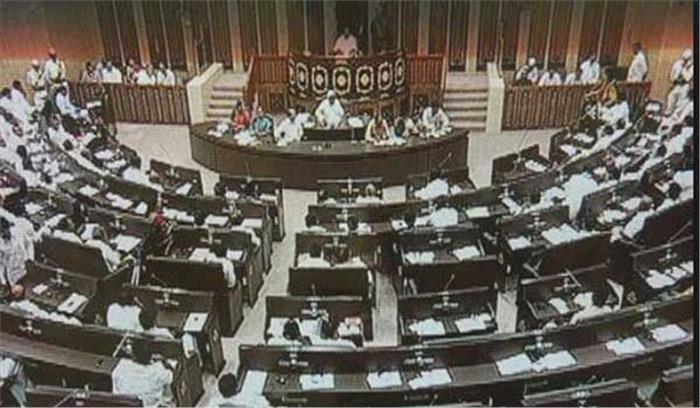 किसानों की मांग को लेकर तेलंगाना विधानसभा में कांग्रेस का हंगामा