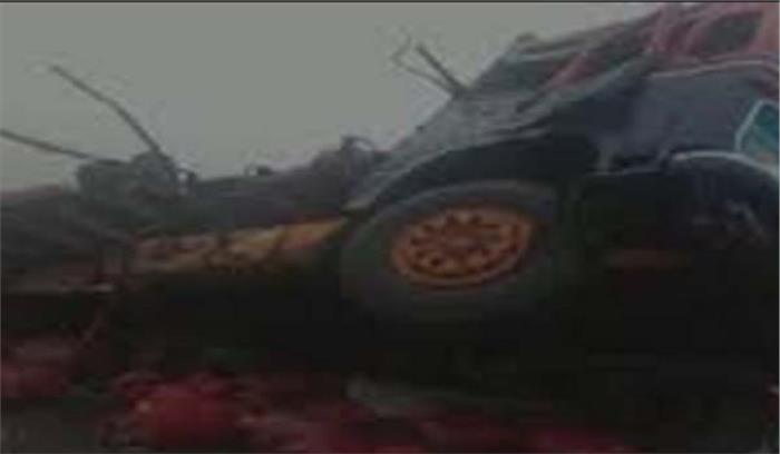 तेलंगाना: बस और लॉरी के बीच टक्कर, सात की मौत तेलंगाना: बस और लॉरी के बीच टक्कर, सात की मौत