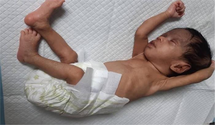 तेलंगाना में प्रवासी श्रमिक महिला ने सड़क किनारे बच्चे को जन्म दिया