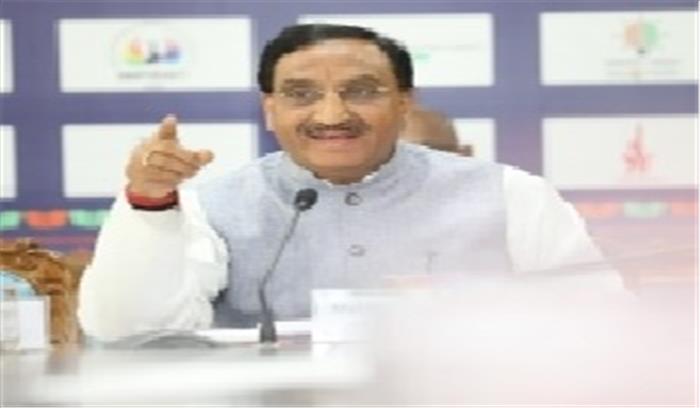 टेलीविजन-रेडियो के जरिए बंद पड़े स्कूलों की भरपाई