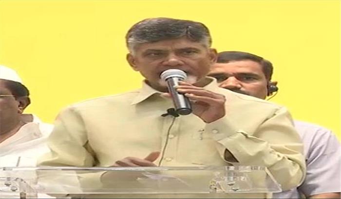 क्या आपको लगता है तेलुगू लोगों में मर्दानगी नहीं है : नायडू क्या आपको लगता है तेलुगू लोगों में मर्दानगी नहीं है : नायडू