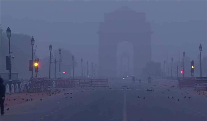 दिल्ली में कड़ाके की ठंड, पारा 5 डिग्री सेल्सियस पहुंचा