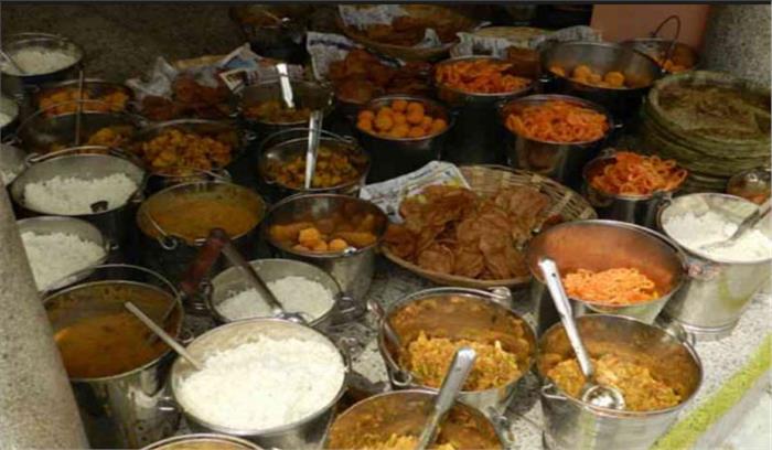 मंदिर स्थापना की वर्षगांठ पर भंडारा 