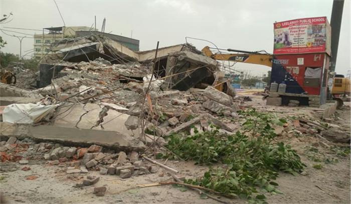 सड़क चौड़ीकरण को लेकर शनि मंदिर को किया ध्वस्त, लोगो ने जताया विरोध