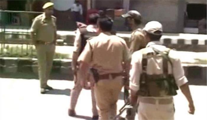 आतंकी हमले में 4 पुलिसकर्मी घायल