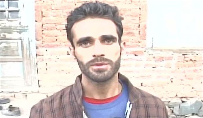 जम्मू एवं कश्मीर: आतंकवादियों ने पुलिसकर्मी के भाई को अपहरण के बाद किया रिहा जम्मू एवं कश्मीर: आतंकवादियों ने पुलिसकर्मी के भाई को अपहरण के बाद किया रिहा