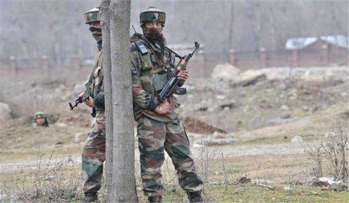 जम्मू-कश्मीर में सुरक्षा बलों ने आतंकवादी को गिरफ्तार किया