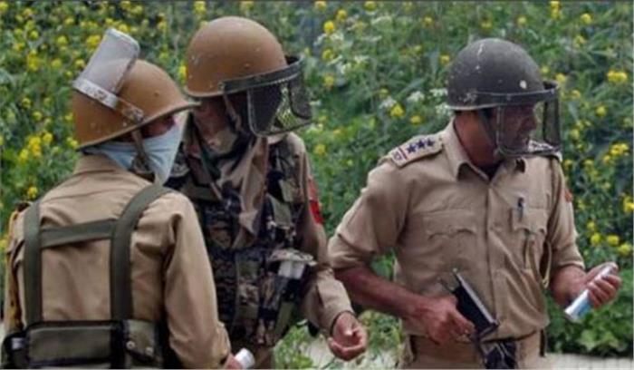 आतंकियों ने कश्मीर में एसपीओ को गोली मारी