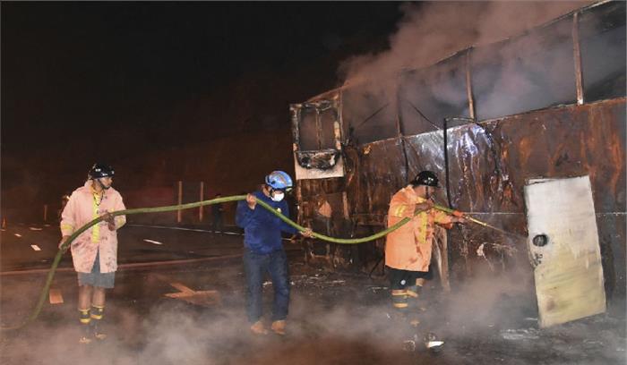  थाइलैंड में म्यांमार के प्रवासी मजदूरों को लेकर जा रही बस में आग, 20 मजदूरों की मौत