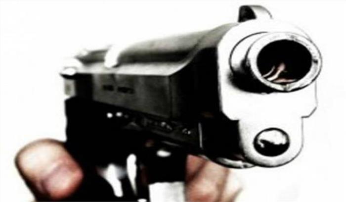 नकाबपोश बदमाशों ने तीन घरों को बनाया निशाना