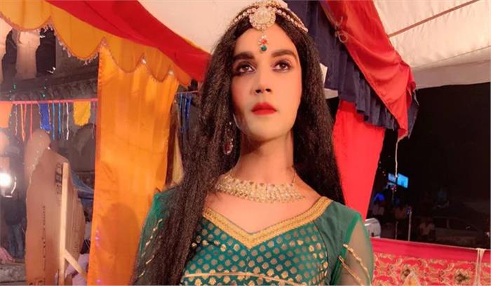 लूडो का पहला लुक : महिला के भेष में दिखे राजकुमार राव