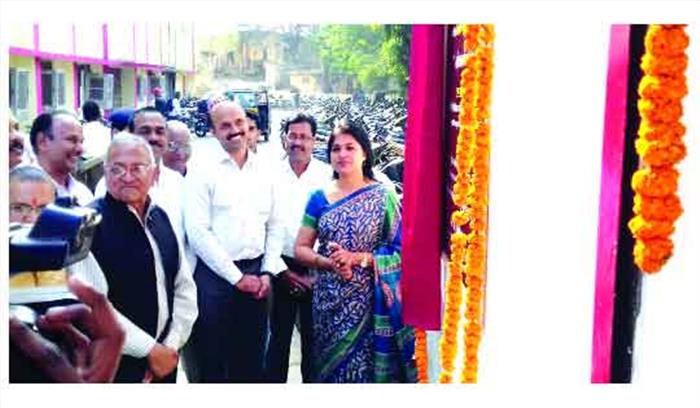 मस्तूरी में युवती की हत्या का मामला : भोपाल से एक्सपर्ट पहुंचे एसआईटी की जांच तेज मस्तूरी में युवती की हत्या का मामला : भोपाल से एक्सपर्ट पहुंचे एसआईटी की जांच तेज