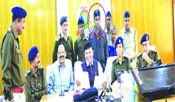ऑन लाईन ठगी करने वाला शिक्षाकर्मी गिरफ्तार ऑन लाईन ठगी करने वाला शिक्षाकर्मी गिरफ्तार
