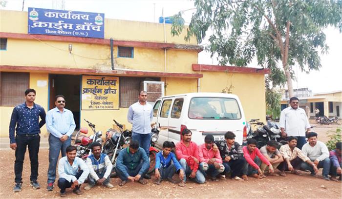 मोटर सायकल व कार चोर चढ़ा क्राइम ब्रांच के हत्थे