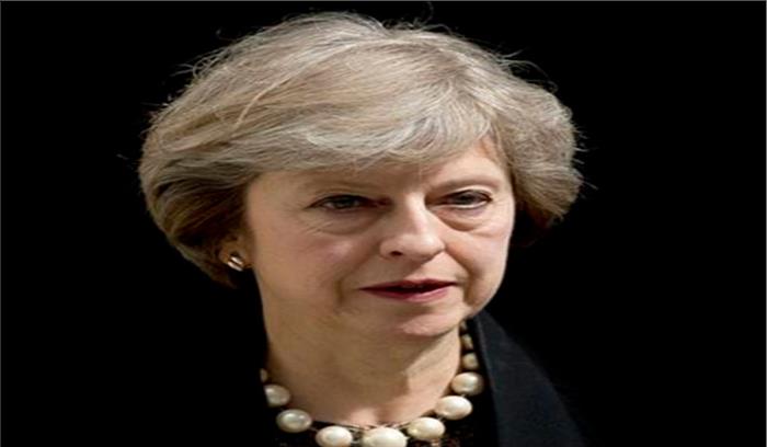 मैनचेस्टर हमले की निंदा की थेरेसा ने