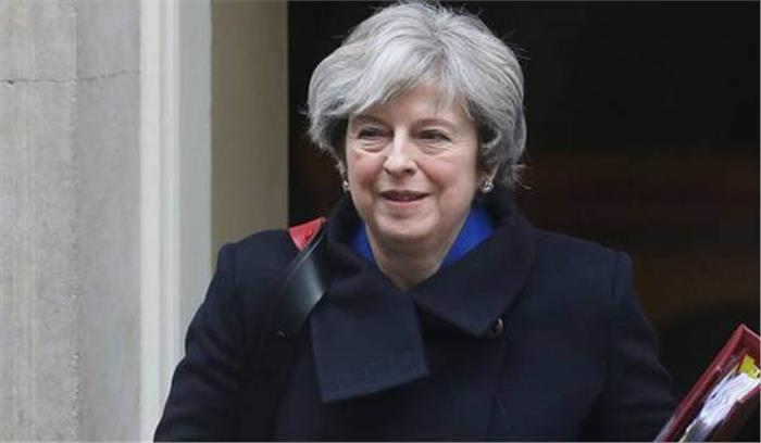 थेरेमा मे ने किया आलोचनाओं के बीच अपने कैबिनेट में फेरबदल