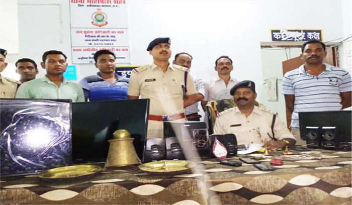 चोरी के 3 आरोपी इलेक्ट्रॉनिक सामान सहित पकड़े