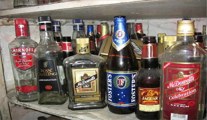 शराब की बोतलों पर गांधी के चित्र को लेकर इजरायली कंपनी की शिकायत शराब की बोतलों पर गांधी के चित्र को लेकर इजरायली कंपनी की शिकायत