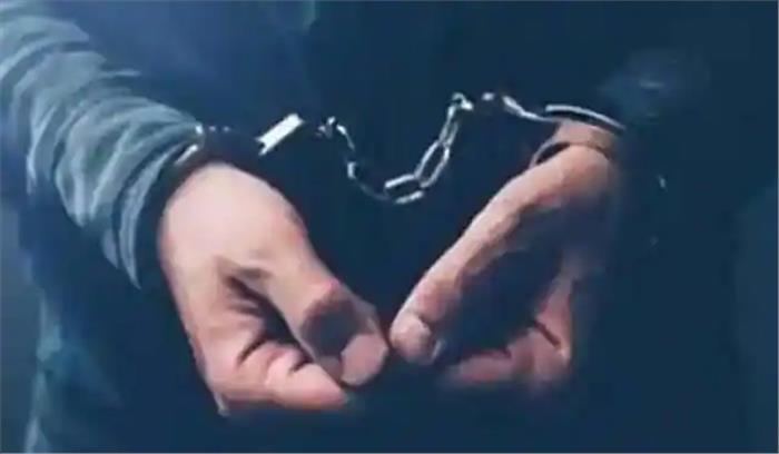 डरा-धमकाकर नाबालिग से कर रहा था दुष्कर्म, आरोपी गिरफ्तार डरा-धमकाकर नाबालिग से कर रहा था दुष्कर्म, आरोपी गिरफ्तार