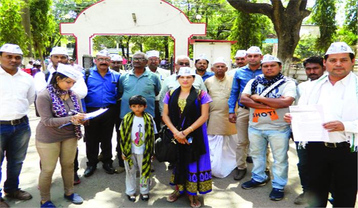 आदिवासी की हत्या पीड़ित परिवार को धमकी