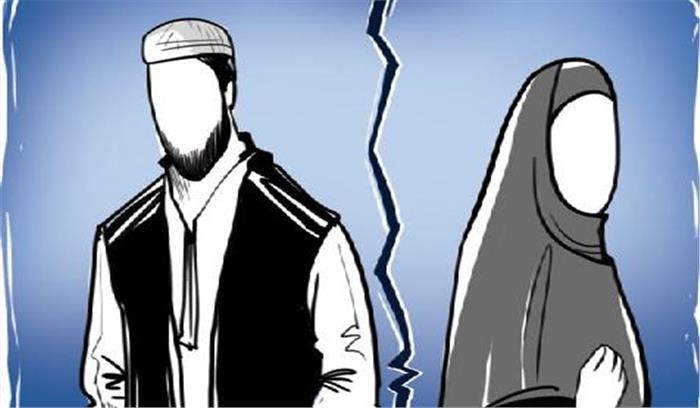 तीन तलाक़ पर छह महीने की रोक, संसद में कानून बनाने की सलाह