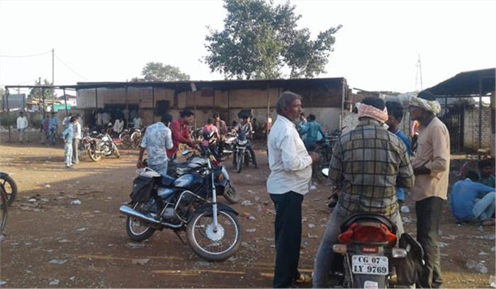 देशी शराब दुकान  के पास दर्जनों की संख्या में अवैध चखना दुकान संचालित