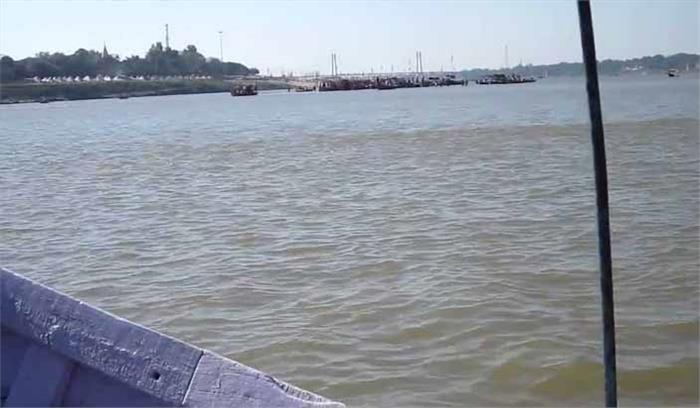 इलाहाबाद में गंगा और यमुना का जलस्तर धीरे धीरे घट रहा