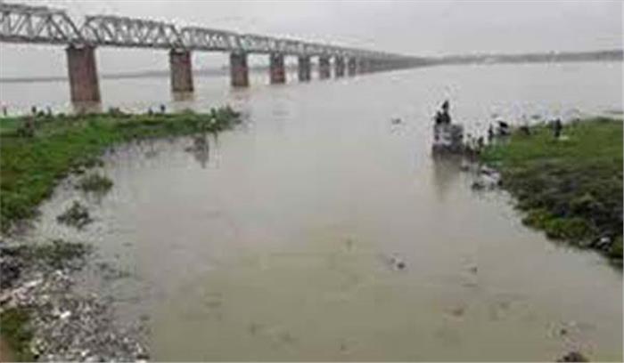 गंगा और यमुना का जलस्तर खतरे के निशान से नीचे गंगा और यमुना का जलस्तर खतरे के निशान से नीचे