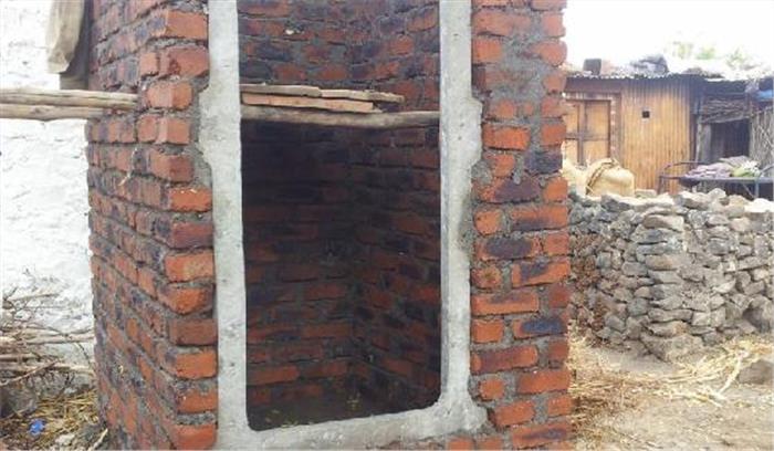 शौचालय निर्माण में रूचि नहीं रखने वाले सरपंच सचिव के वित्तीय प्रभार वापस लिए जाएंगे