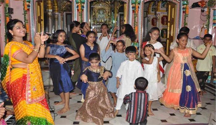 जैन मंदिर में टैलेंट शो का आयोजन 