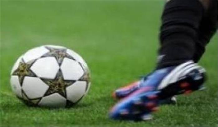 टोटेनहम का एजेक्स के खिलाड़ी  डेविनसन के साथ 6 साल का करार