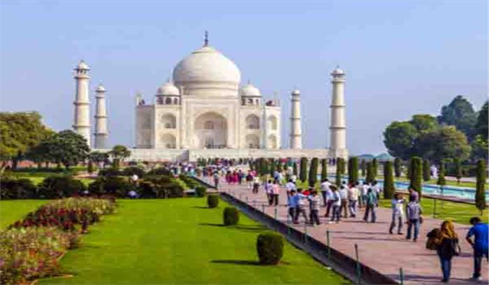 ताजमहल में पर्यटक केवल तीन घंटे ही समय बिता सकें