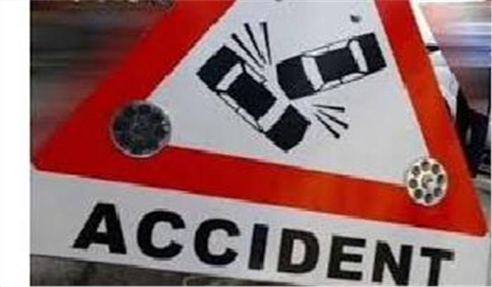 टै्रक्टर की टक्कर से बाइक सवार घायल