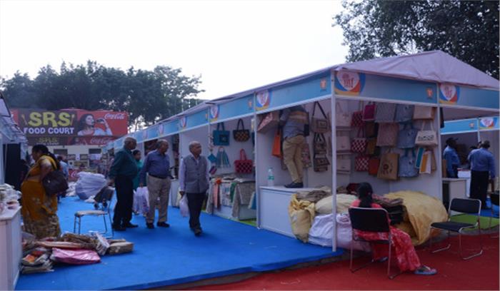 व्यापार मेला : बिहार पवेलियन में धागे से बनी रंगबिरंगी नायाब ज्वेलरी आकर्षण का केंद्र