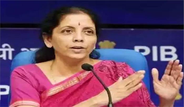 व्यापारियों को भरोसा दिलाया सरकार उनके साथ है : सीतारमण