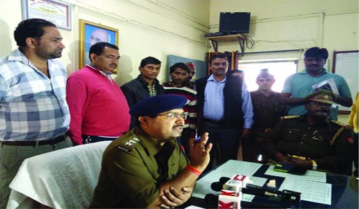 रेलवे पटरी के जोड़ पर सिक्का लगाकर ट्रेन लूटने वाले दो बदमाश गिरफ्तार