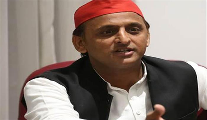 तबादलों का धंधा चला रही है योगी सरकार : अखिलेश