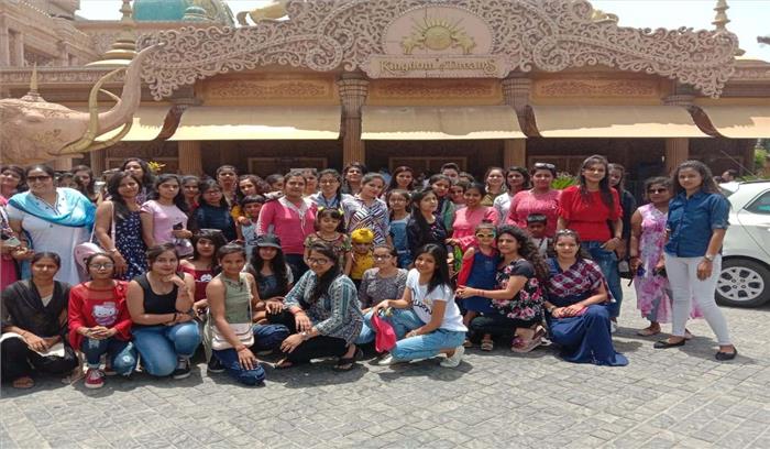 शैक्षणिक कार्यक्रम के तहत किंगडम ऑफ ड्रीम्स यात्रा का आयोजन