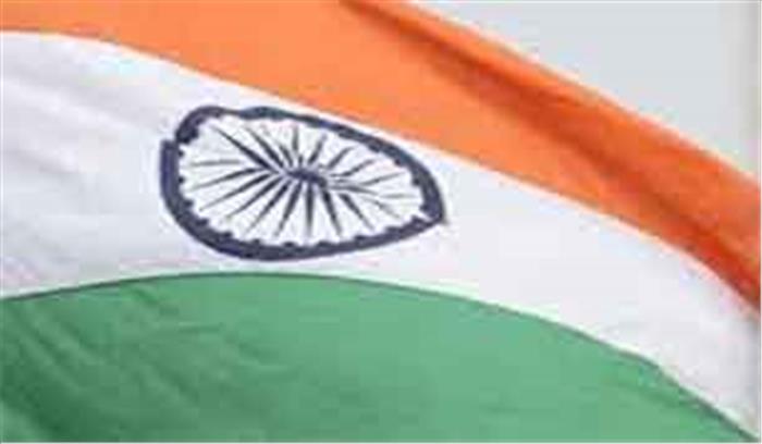 तिरंगा गैंग की महिलाओं ने शराब ठेके में आग लगाई तिरंगा गैंग की महिलाओं ने शराब ठेके में आग लगाई