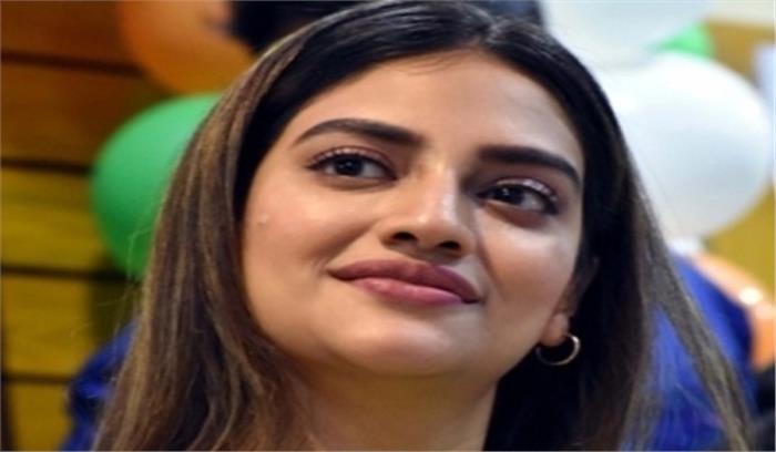 तृणमूल प्रत्याशी व अभिनेत्री नुसरत के पास 2.9 करोड़ की संपत्ति