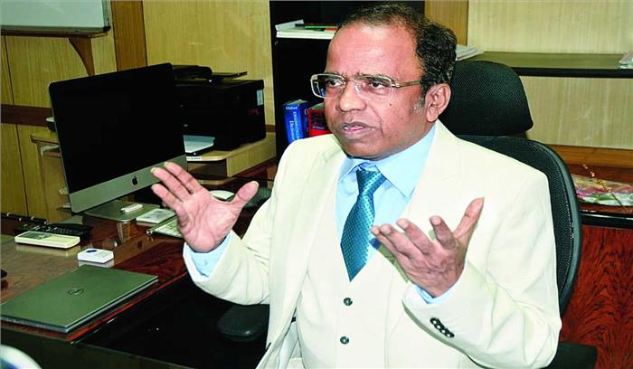 देश के विकास में महत्वपूर्ण भूमिका के लिए पत्रकार सक्षम: धारुरकर