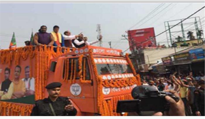 राजनाथ सिंह ने त्रिपुरा में रोड शो निकाला
