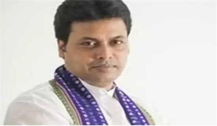 त्रिपुरा के मुख्यमंत्री आधी रात को पैदल घर लौटे