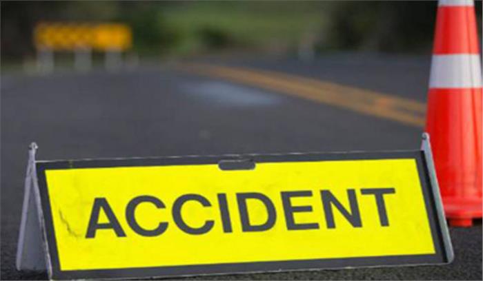 मोटरसाइकिल की टक्कर में दो युवकों की मौत