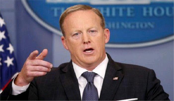 ट्रंप के प्रेस सचिव स्पाइसर ने पद से इस्तीफा दिया