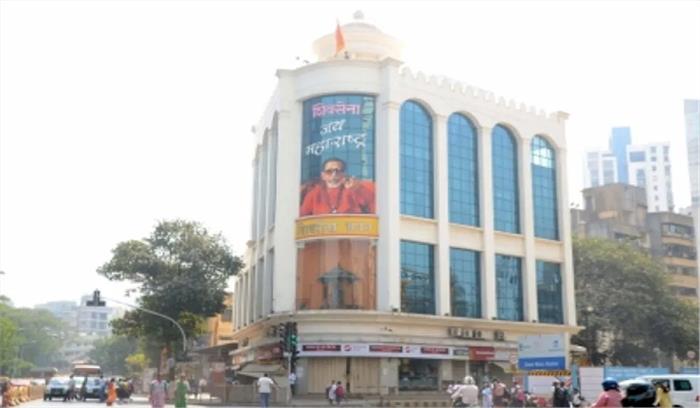 ट्रंप को प्रभावित करने के लिए गुजरात की गरीबी छिपाने की कोशिश : शिवसेना ट्रंप को प्रभावित करने के लिए गुजरात की गरीबी छिपाने की कोशिश : शिवसेना