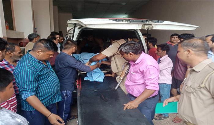 आनंद हॉस्पिटल की चौथी मंजिल से कूदा युवक, मौत आनंद हॉस्पिटल की चौथी मंजिल से कूदा युवक, मौत