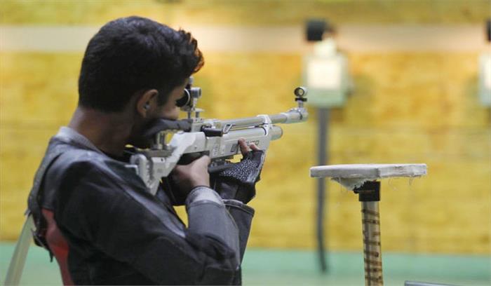 कर्णी सिंह रेंज में आपस में भिड़े निशानेबाज